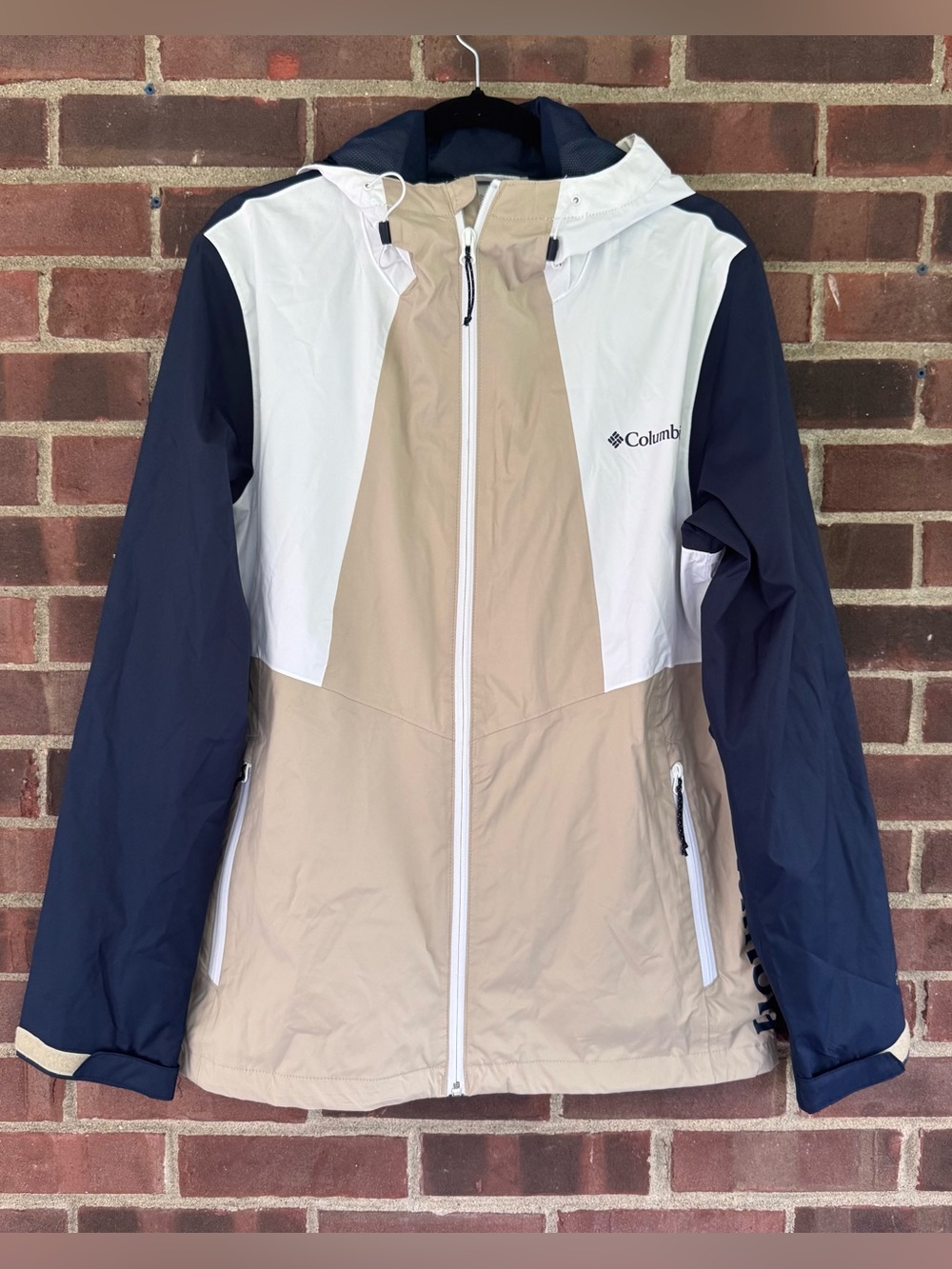 Columbia Omni-Tech Waterproof Hooded Rain Jacket Men’s M Beige Navy White